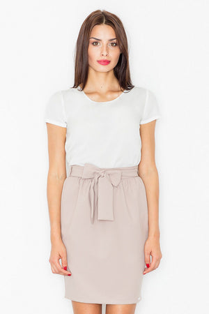 Jupe beige ceinturée midi, coupe droite avec noeud, style élégant et moderne, parfait pour une tenue de bureau ou sortie décontractée.