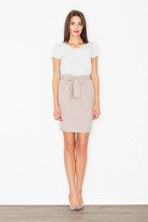 Jupe beige midi ceinturée pour un style élégant et moderne, parfaite pour le bureau ou les sorties.