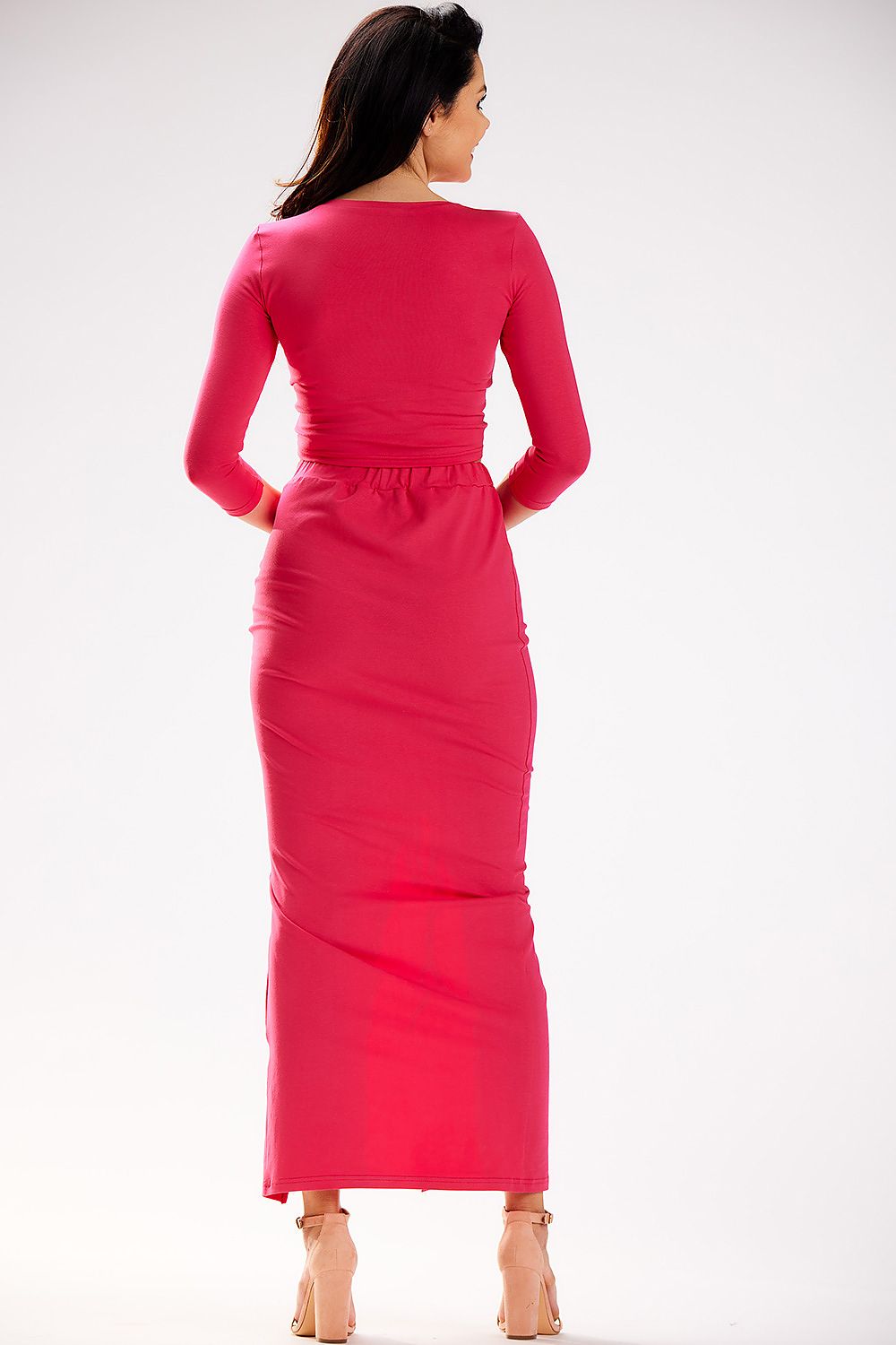 Jupe rouge fendue midi en satin élégante, parfaite pour une silhouette chic et moderne - Disponible en ligne.
