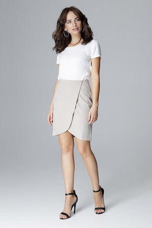 Jupe asymétrique beige courte élégante, parfaite pour ajouter une touche chic à votre garde-robe quotidienne - jupe-lenitif.
