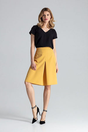 Jupe midi trapèze jaune élégante pour look moderne et professionnel, parfaite pour le bureau ou une sortie.