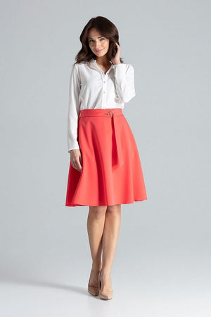 Jupe ample rouge midi avec ceinture, coupe évasée élégante et versatile, parfaite pour une tenue chic ou décontractée.