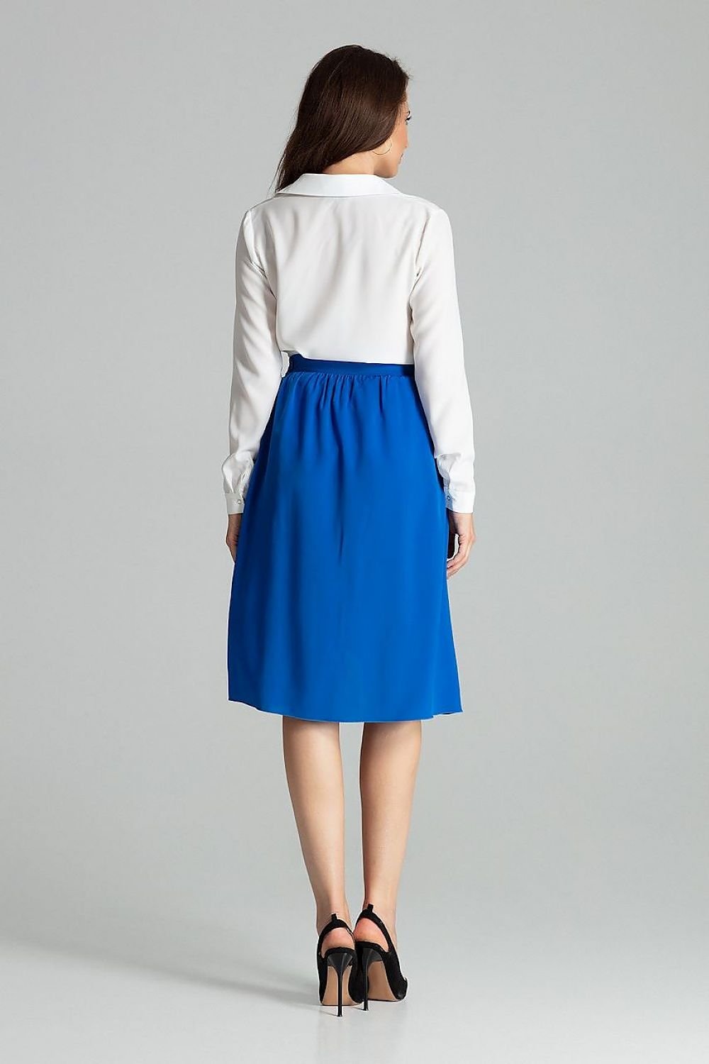 Jupe midi plissée bleue avec taille élastique pour un look élégant et confortable, idéale pour le bureau ou une sortie.