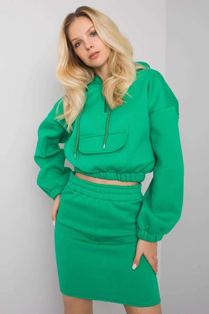 Jupe verte courte droite en maille pour ensemble Ex Moda, style décontracté chic et moderne.